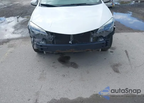 2018 Toyota Corolla Se z USA, uszkodzony, nr VIN 5YFBURHE4JP803368